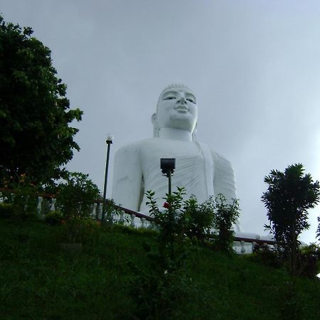Oyo 436 Sandakelum Tourist Guest House 캔디 외부 사진