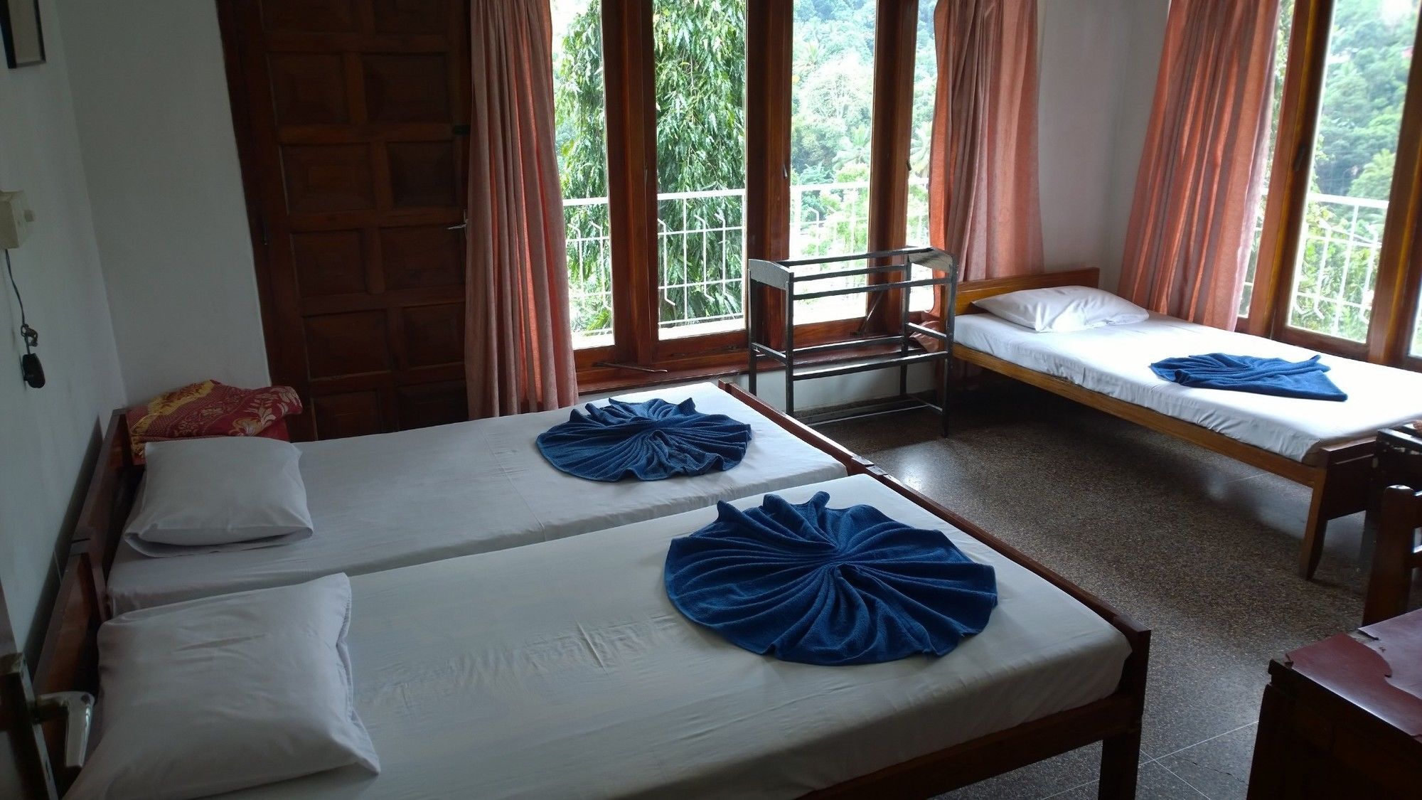 Oyo 436 Sandakelum Tourist Guest House 캔디 외부 사진