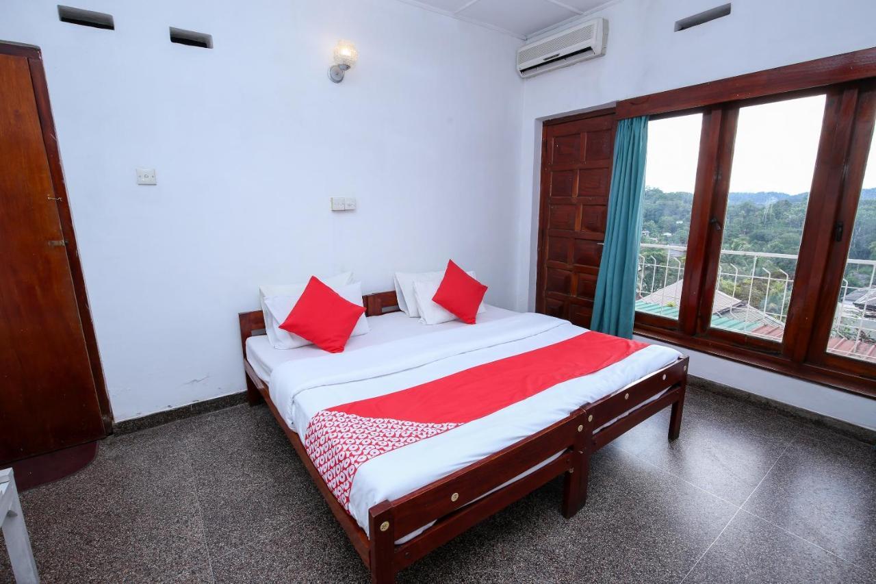 Oyo 436 Sandakelum Tourist Guest House 캔디 외부 사진