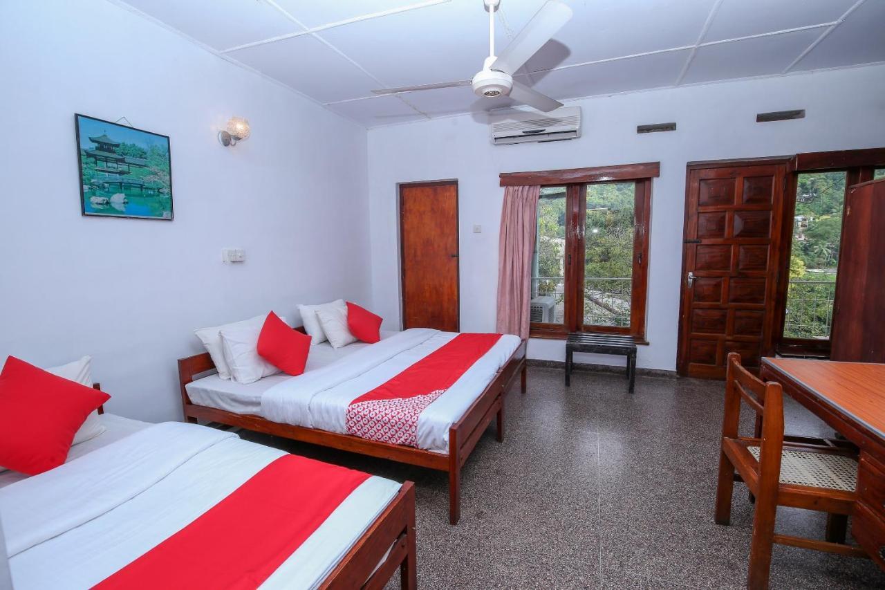 Oyo 436 Sandakelum Tourist Guest House 캔디 외부 사진