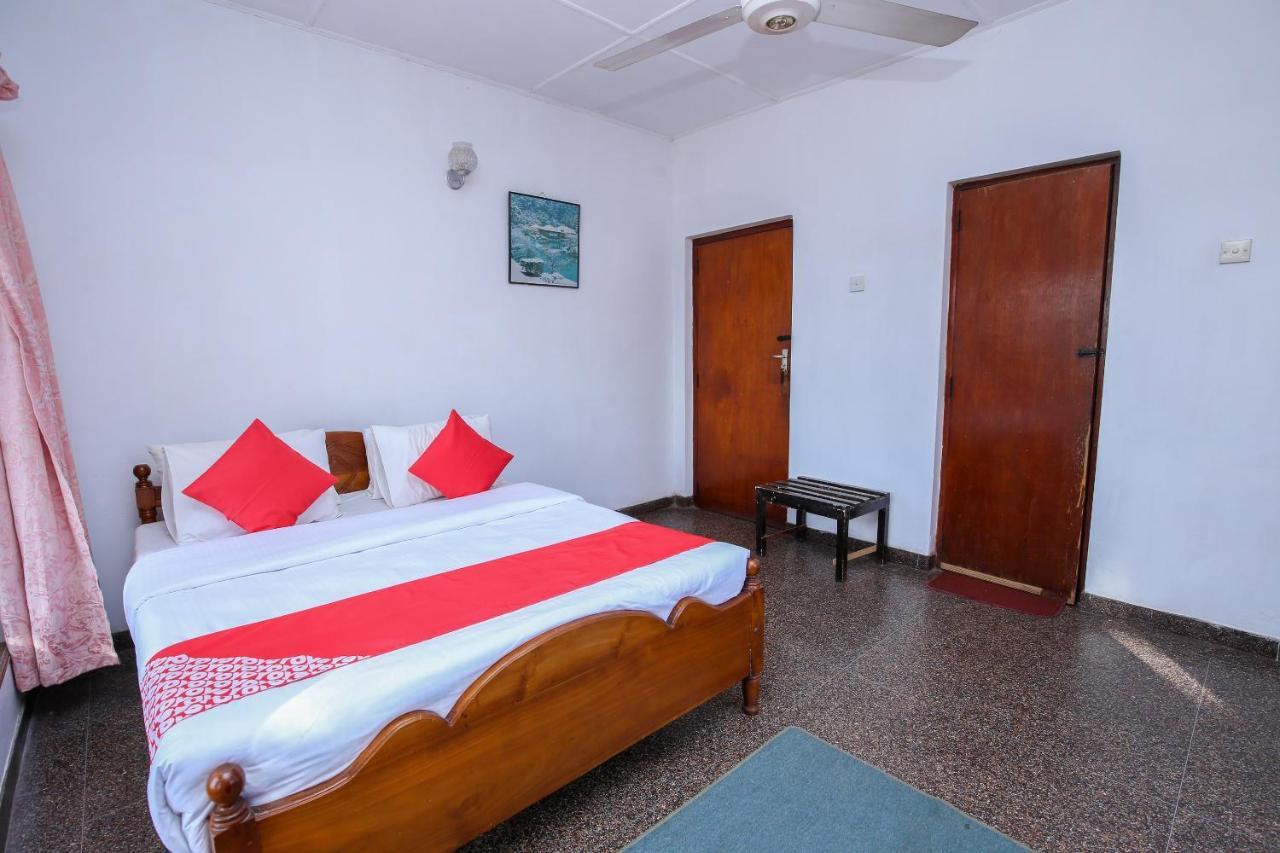 Oyo 436 Sandakelum Tourist Guest House 캔디 외부 사진