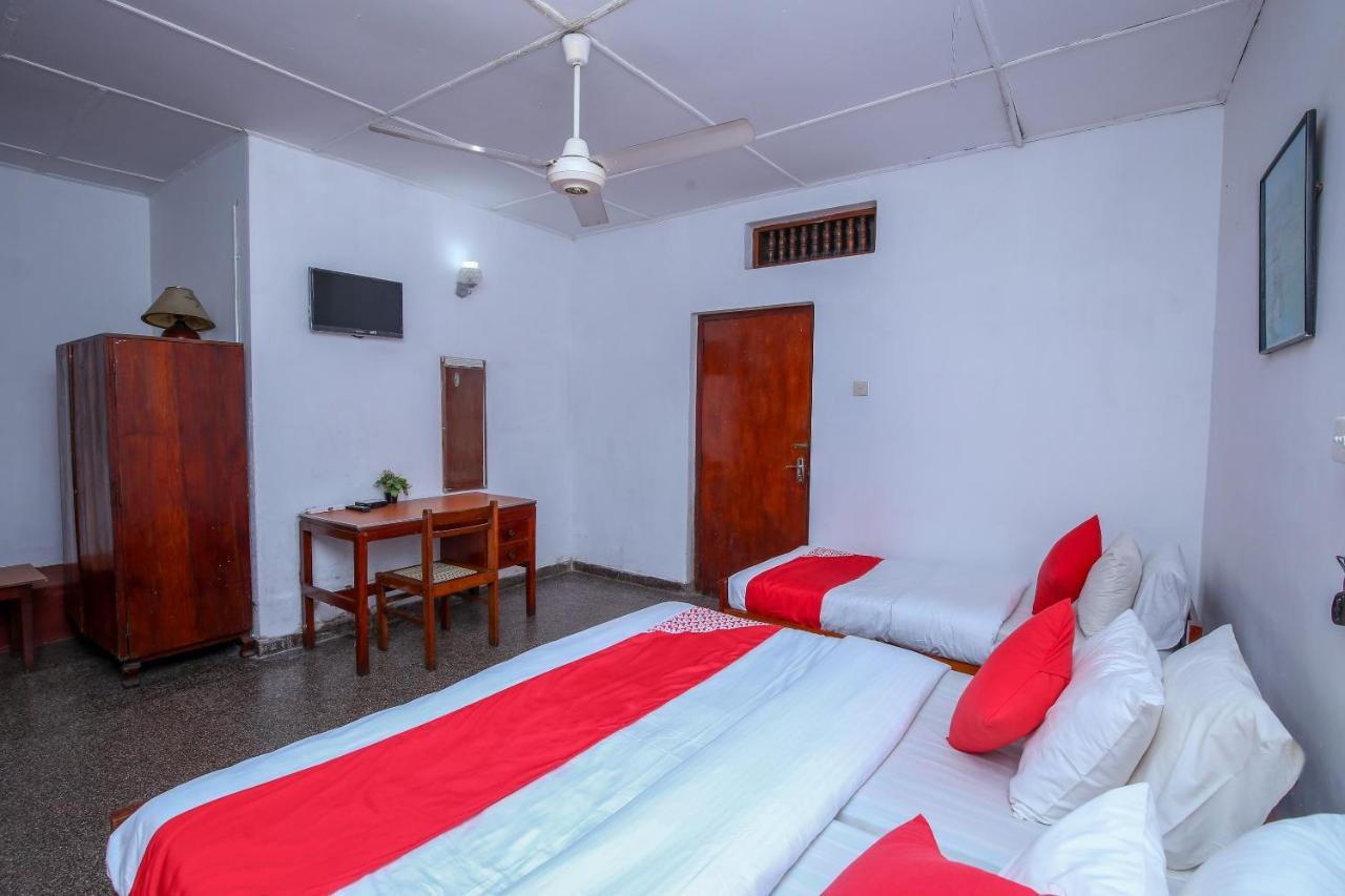 Oyo 436 Sandakelum Tourist Guest House 캔디 외부 사진
