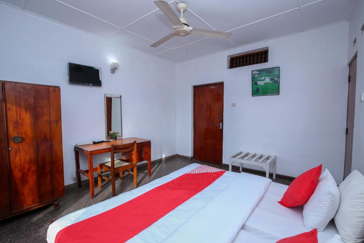 Oyo 436 Sandakelum Tourist Guest House 캔디 외부 사진