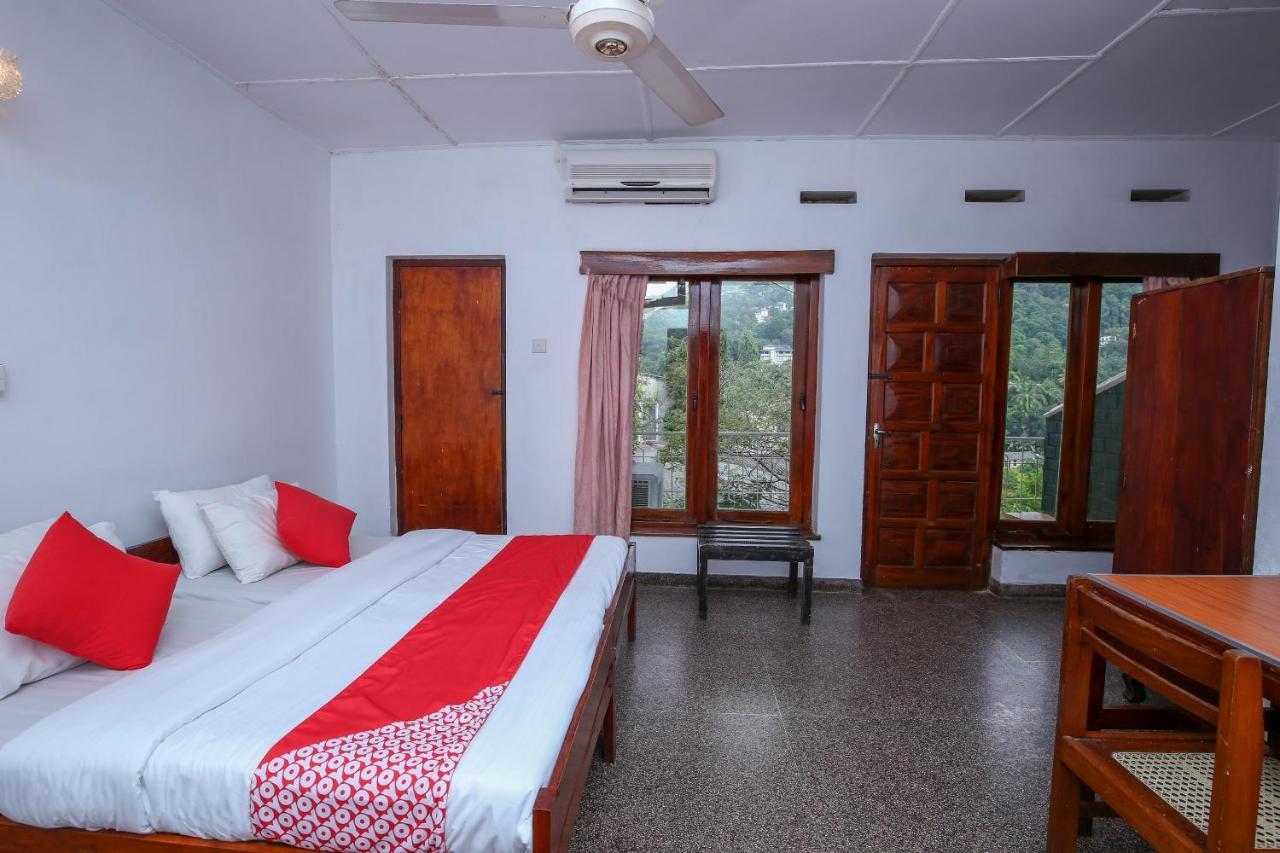 Oyo 436 Sandakelum Tourist Guest House 캔디 외부 사진
